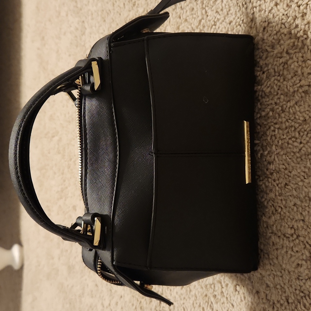 Steve Madden Black Purse With Strap and Gold Details